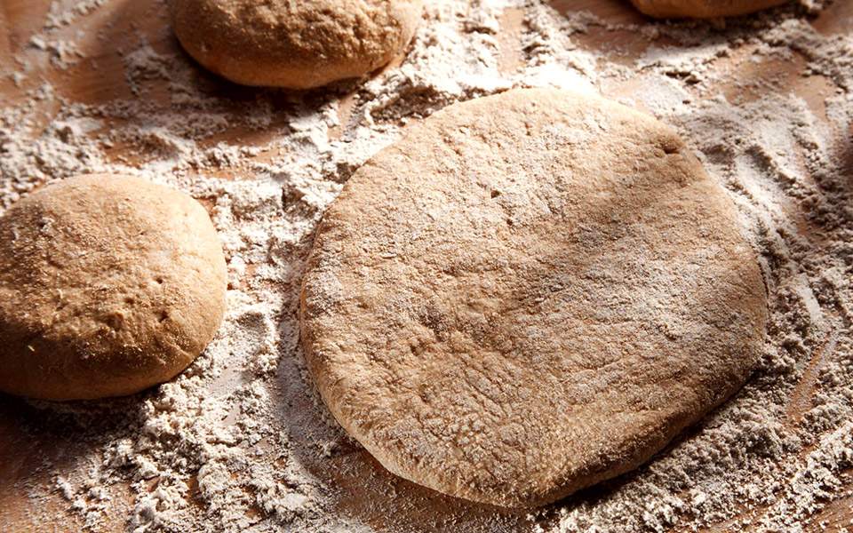 Αφιέρωμα: Φτιάχνουμε ψωμί (8 συνταγές)-6