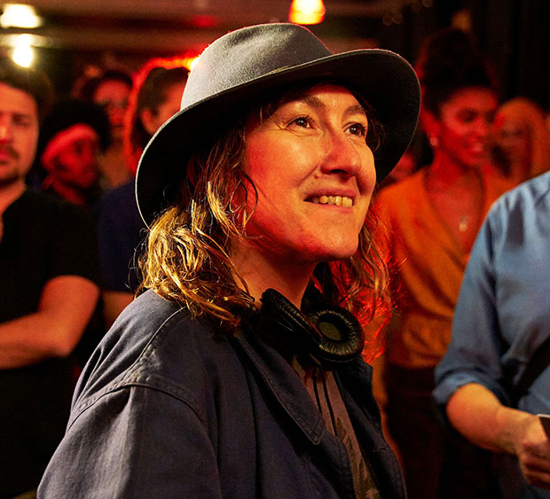 Είμαστε όλοι μόνοι / μαζί-2