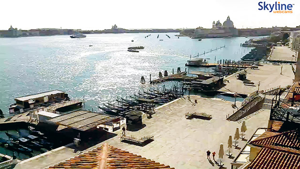 Κόβοντας κίνηση στον κόσμο-14