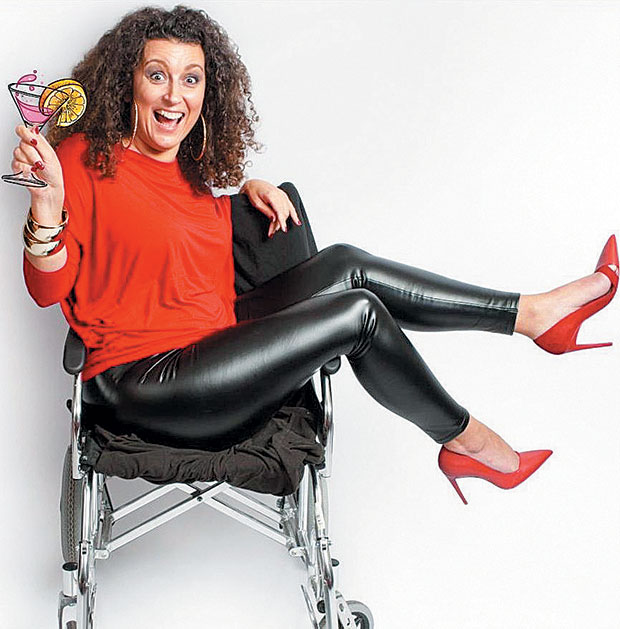 #Stayhome, Κατερίνα Βρανά: Βάλτε τα αποκριάτικα και θα αλλάξει η διάθεσή σας-2