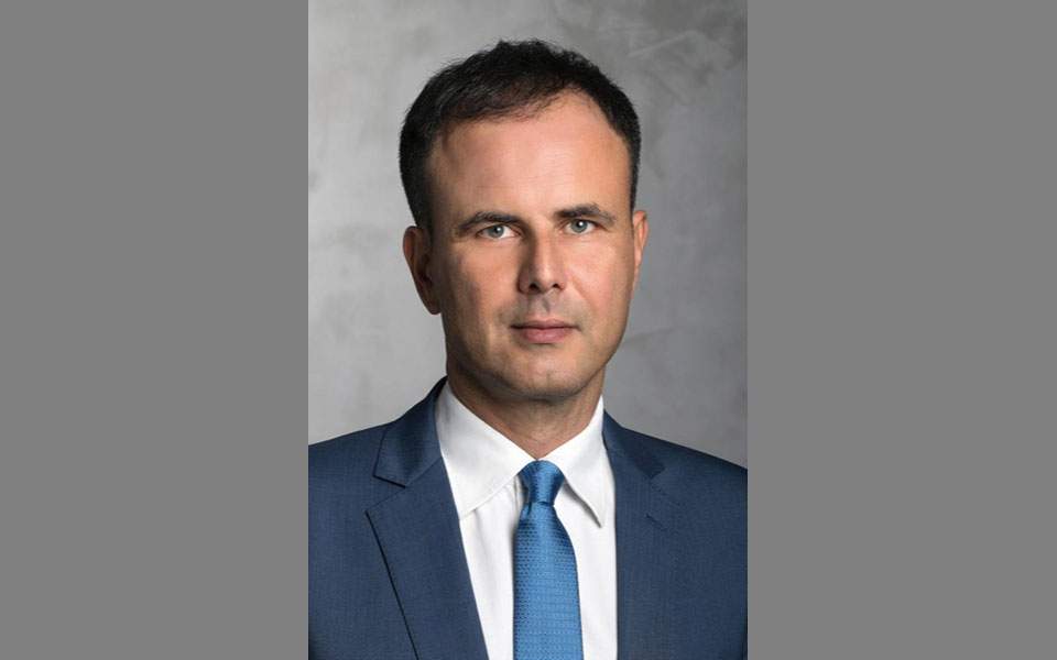 Φως στο βάθος του τούνελ με την κρίση του κορωνοϊού-1