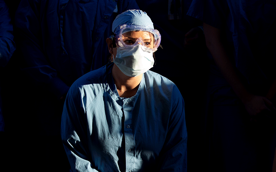 Ο Τραμπ ξαναβάζει μπροστά την Αμερική παρά τους χιλιάδες θανάτους ημερησίως-3