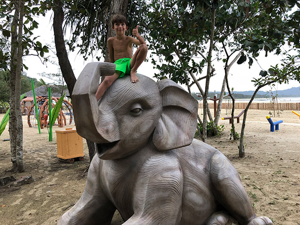 Ο γύρος του κόσμου με δύο παιδιά-1