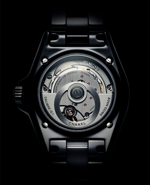 Tο CHANEL J12 έγινε 20 ετών!-3