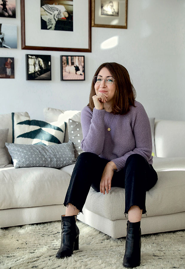 Ντέμπορα Φέλντμαν: Το αληθινό πρόσωπο του «Unorthodox»-4