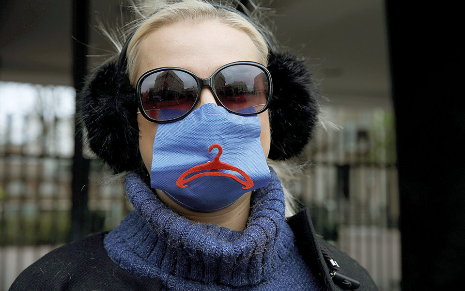 Μάσκες: μια νέα μάχη αρχίζει-2