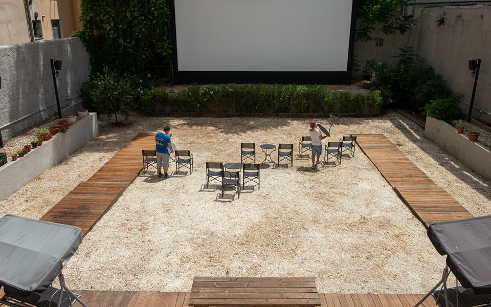 Στο “Κ” / “ΤΑΞΙΔΙΑ”, αυτή την Κυριακή, ο έρωτας στα χρόνια του κορονοϊού-4