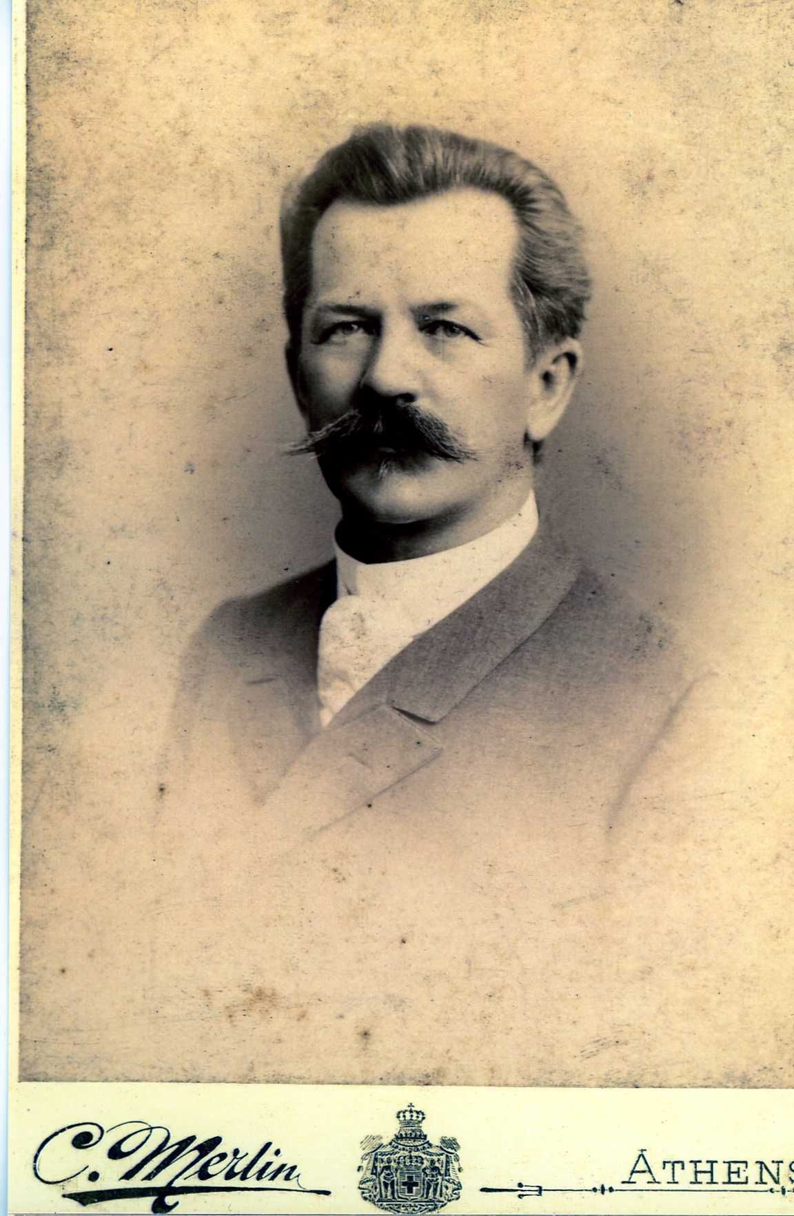 Ο Ερνέστος Τσίλλερ αποκαλύπτεται-1