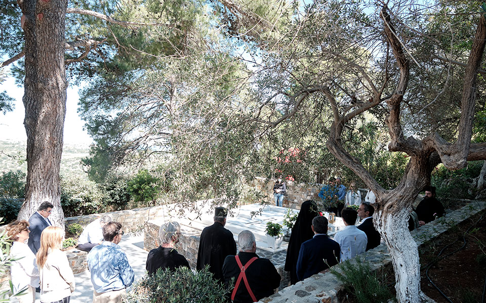 Στο μνημόσυνο του Κωνσταντίνου Μητσοτάκη ο πρωθυπουργός-6