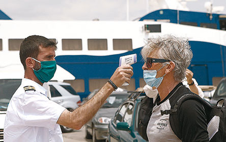 Αρχισε η μάχη για τα πακέτα στον τουρισμό-1