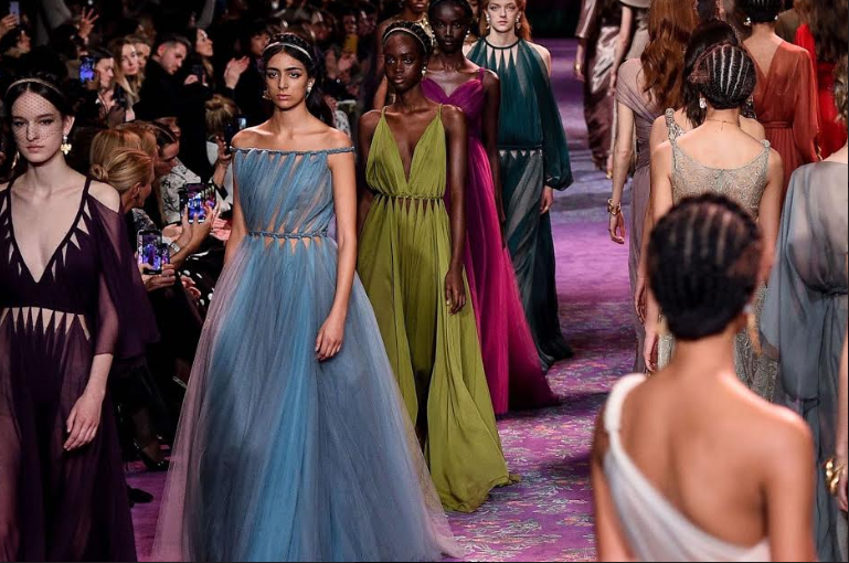 Υψηλή ραπτική μέσω διαδικτύου-1