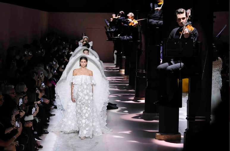 Υψηλή ραπτική μέσω διαδικτύου-3