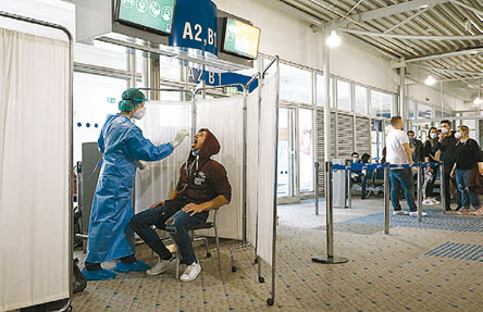 Τεστ και καραντίνα για τους ταξιδιώτες από μη ασφαλείς χώρες-1