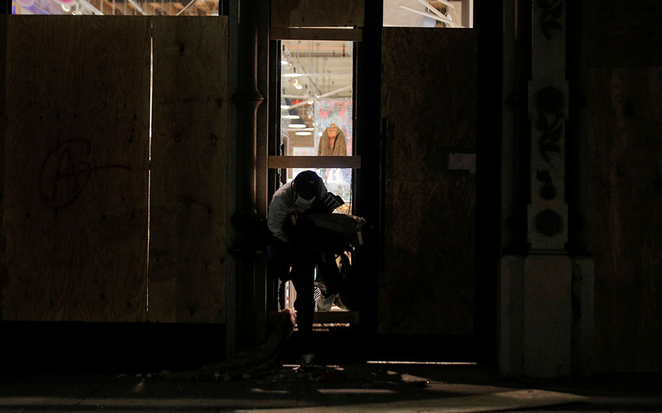 Ιατροδικαστική έκθεση: «Ανθρωποκτονία» ο θάνατος του Τζορτζ Φλόιντ – Απαγόρευση κυκλοφορίας στο Μανχάταν-1