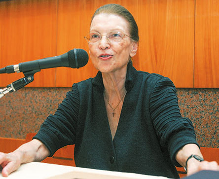 Αμαλία Μεγαπάνου: Η κομψότητα είναι η μόνη ομορφιά που δεν σβήνει ποτέ-1