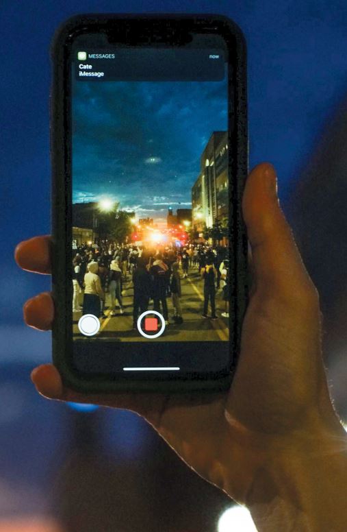 Οι φόνοι μαύρων και τα smartphones-2