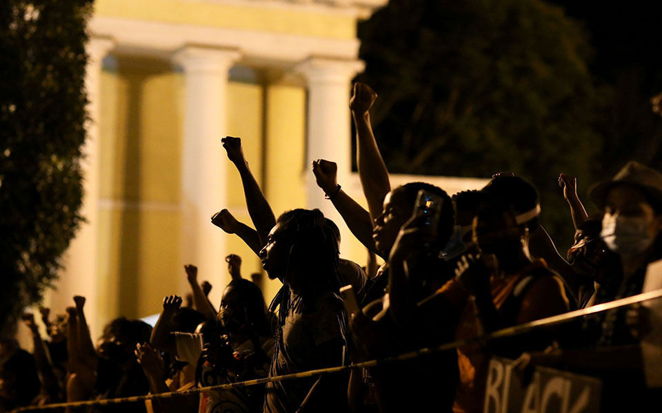 Τζορτζ Φλόιντ: Το μεγαλύτερο κύμα διαδηλώσεων βίωσαν χθες οι ΗΠΑ-1