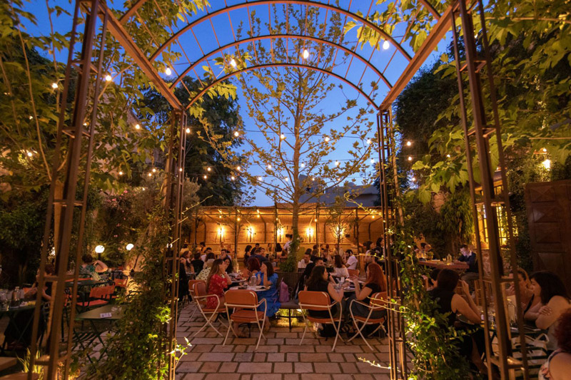 Βγαίνουμε (τελείως) έξω Part #1 Τα all day cafe και τα μπαρ-2