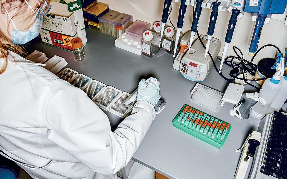 Ο γολγοθάς για το εμβόλιο-2