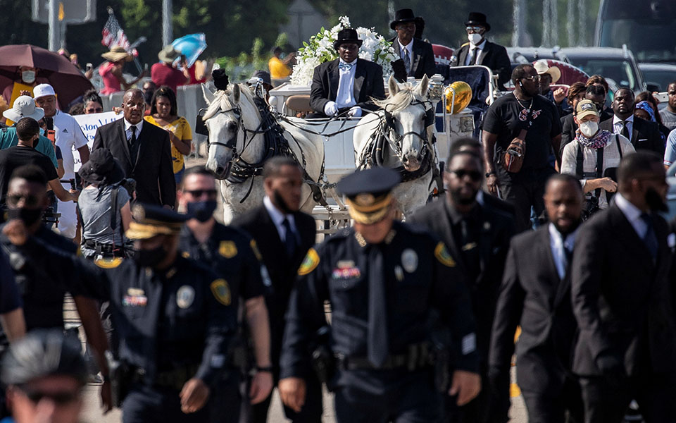 «Αντίο, Τζορτζ» εν μέσω αναβρασμού – Συγκίνηση στην κηδεία του Φλόιντ (φωτογραφίες-βίντεο)-1