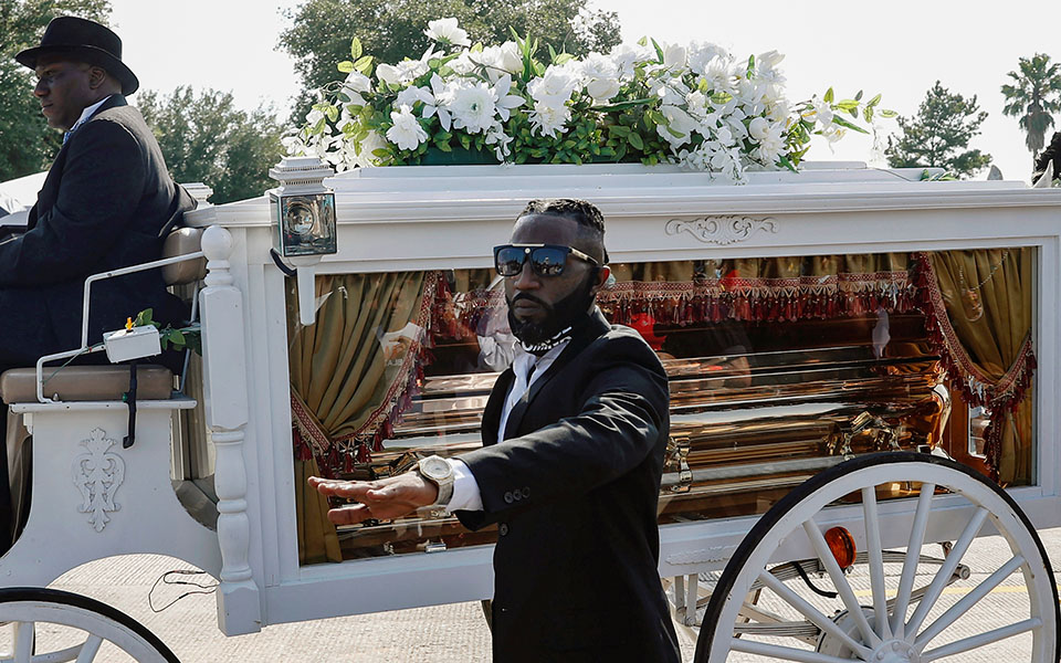 «Αντίο, Τζορτζ» εν μέσω αναβρασμού – Συγκίνηση στην κηδεία του Φλόιντ (φωτογραφίες-βίντεο)-3