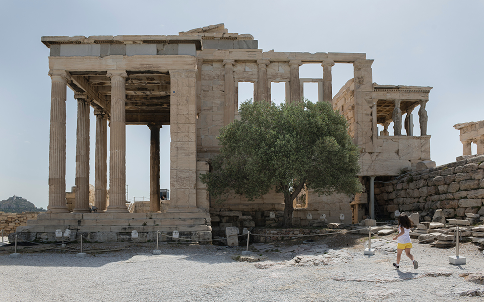 Στο “Κ” / “ΤΑΞΙΔΙΑ”, αυτή την Κυριακή, πως η Βουλή τα έβαλε με την πανδημία και την κέρδισε-3