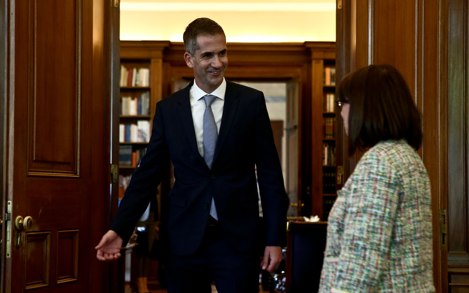 Συνάντηση ΠτΔ με Κώστα Μπακογιάννη για τον Μεγάλο Περίπατο-1