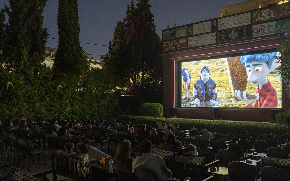 Στο “Κ” / “ΤΑΞΙΔΙΑ”, αυτή την Κυριακή, πως η Βουλή τα έβαλε με την πανδημία και την κέρδισε-11
