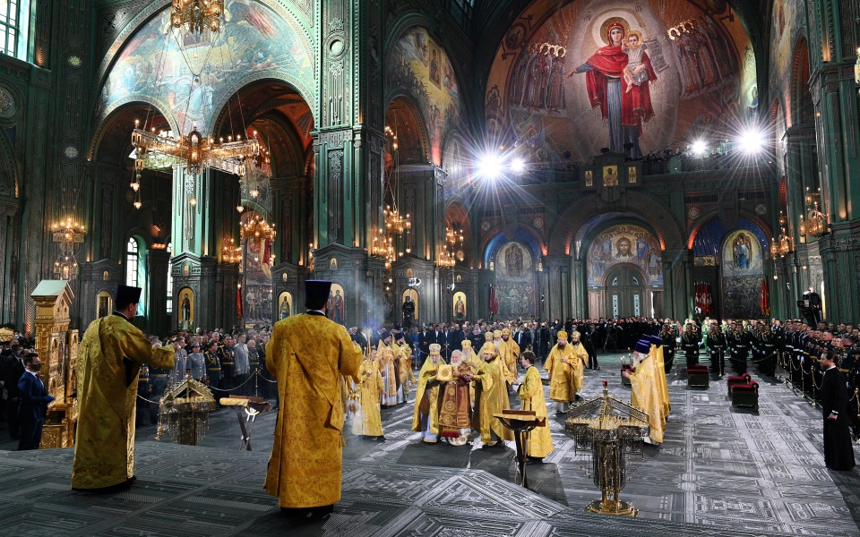 Θυρανοίξια καθεδρικού στη Μόσχα χωρίς τα αμφιλεγόμενα ψηφιδωτά του Πούτιν και του Στάλιν (βίντεο – φωτογραφίες)-3