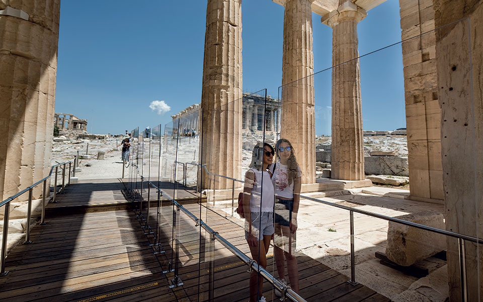 Η απόκοσμη μοναξιά της Ακρόπολης-1