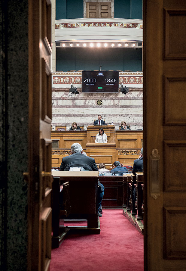 Βουλή εναντίον κορωνοϊού-2