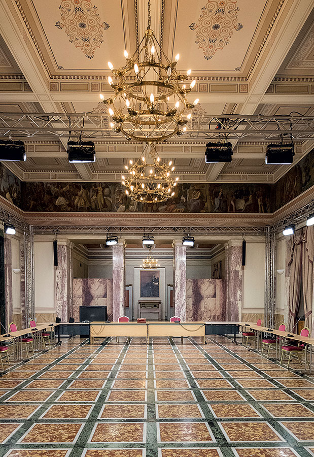 Βουλή εναντίον κορωνοϊού-6