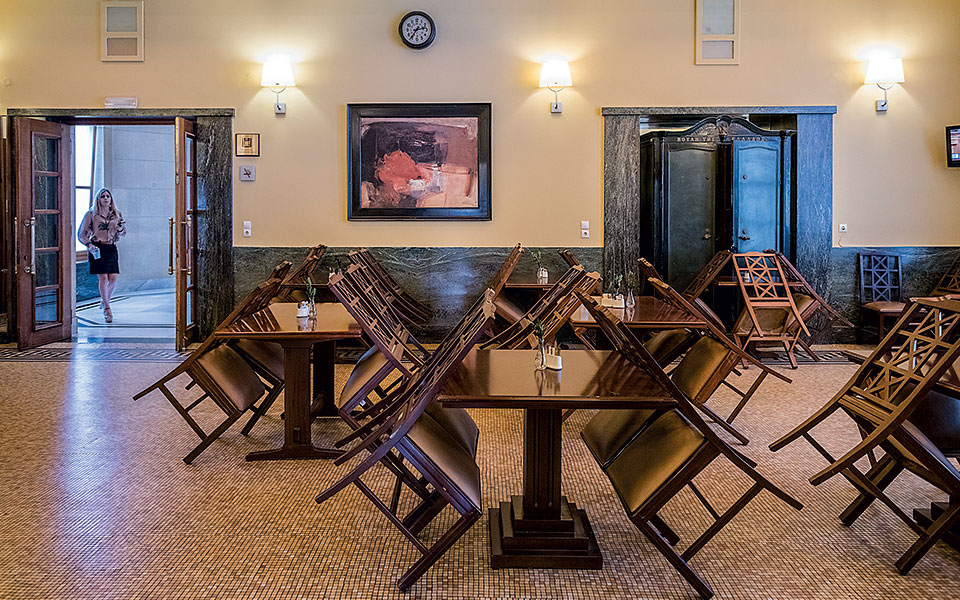 Βουλή εναντίον κορωνοϊού-3