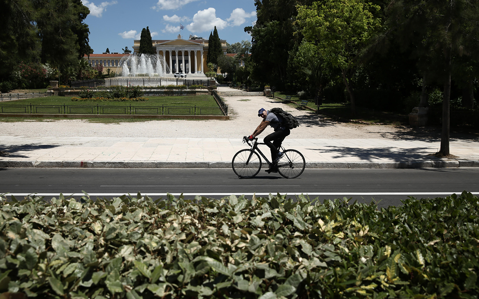 Στο “Κ” / “ΤΑΞΙΔΙΑ”, αυτή την Κυριακή, ένα γόνατο στον λαιμό της Αμερικής.-4