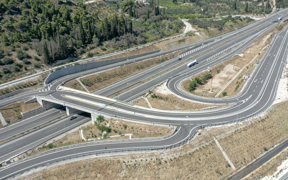 Ολυμπία Οδός: Παράδοση στην κυκλοφορία του νέου Κόμβου Λυκοποριάς (φωτογραφίες)-1