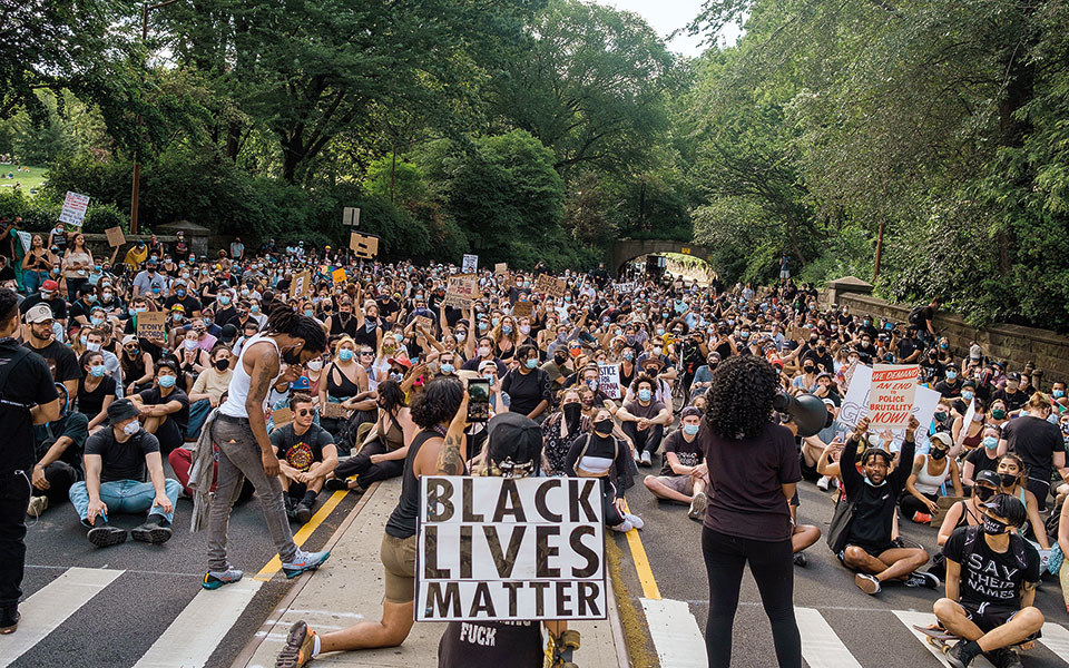 Ένα γόνατο στον λαιμό της Αμερικής-1