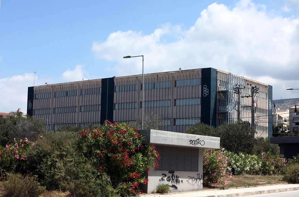 Εργασίες αποψίλωσης στο Ελληνικό πριν τις κατεδαφίσεις-2