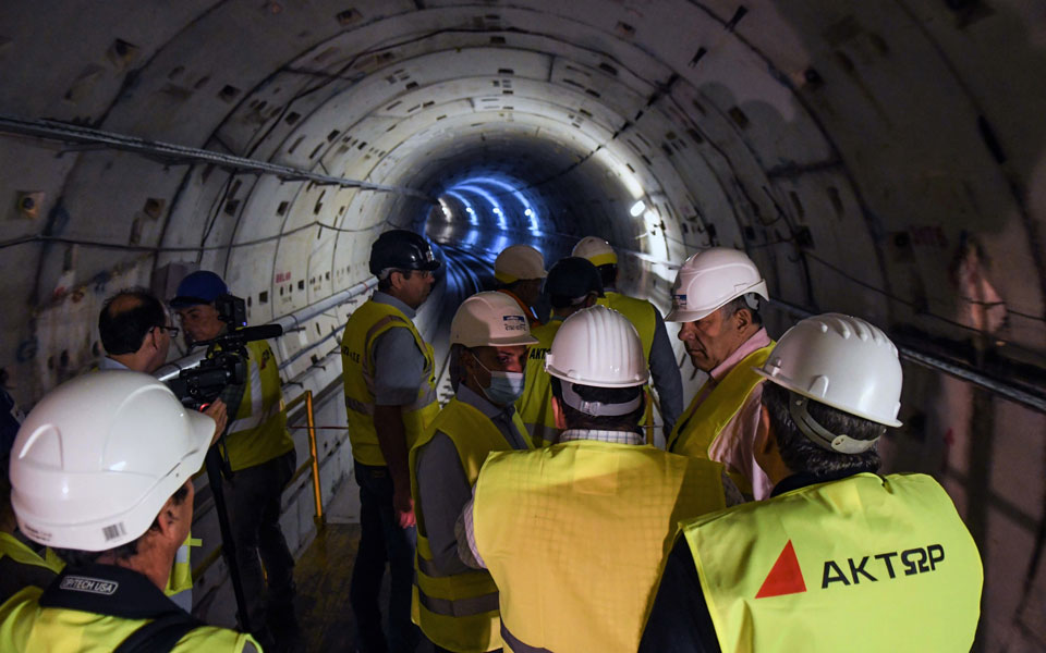 Στις σήραγγες και στα εργοτάξια του Μετρό Θεσσαλονίκης ο Γ.Γ. Υποδομών (φωτογραφίες – βίντεο)-3