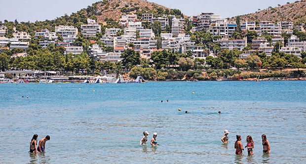 Εκεί στον Νότο: Ηλιος, καλαμαράκια και βραδινό μπάνιο-1