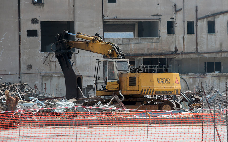 Μπουλντόζες στο Ελληνικό – Φωτογραφίες από τις προκαταρκτικές αποψιλώσεις-1