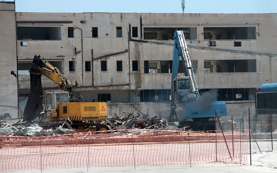 Μπουλντόζες στο Ελληνικό – Φωτογραφίες από τις προκαταρκτικές αποψιλώσεις-2