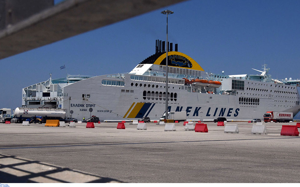 Ξεκίνησαν οι αφίξεις τουριστών στο λιμάνι της Πάτρας – Καταπλέουν επτά πλοία (φωτογραφίες)-1