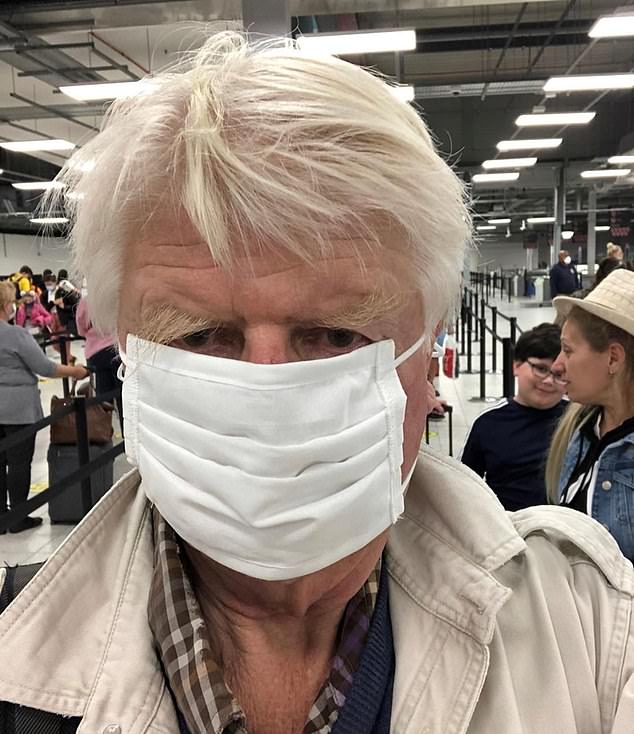 Στο Πήλιο για διακοπές ο πατέρας του Μπόρις Τζόνσον παρά το «μπλόκο» στη Βρετανία (φωτογραφίες)-1