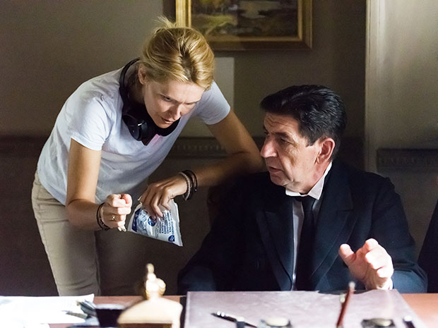 Ενα μεσημέρι στα Εξάρχεια με τον… Αγιο-1