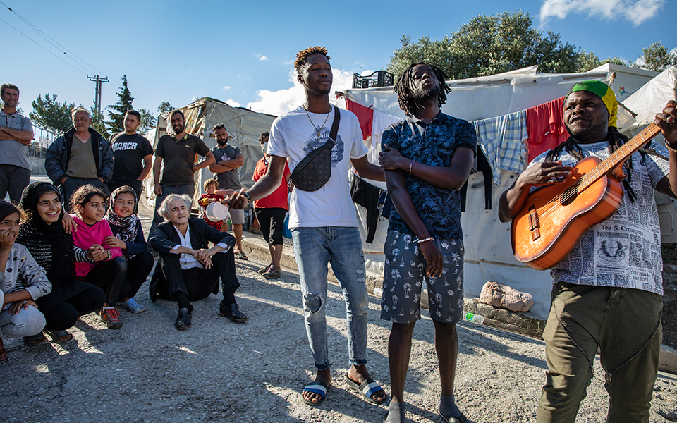 Οδοιπορικό Μπερνάρ-Ανρί Λεβί στη Μόρια: Η ευρωπαϊκή πρωτεύουσα της οδύνης-4