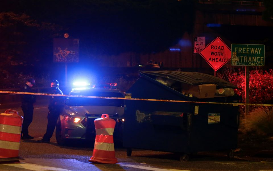 ΗΠΑ: Aυτοκίνητο έπεσε πάνω σε διαδηλωτές στο Σιάτλ – Δύο γυναίκες τραυματίες-1