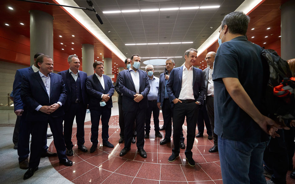 Κυρ. Μητσοτάκης από μετρό Νίκαιας: «Το είπαμε, το κάναμε» (φωτογραφίες)-4