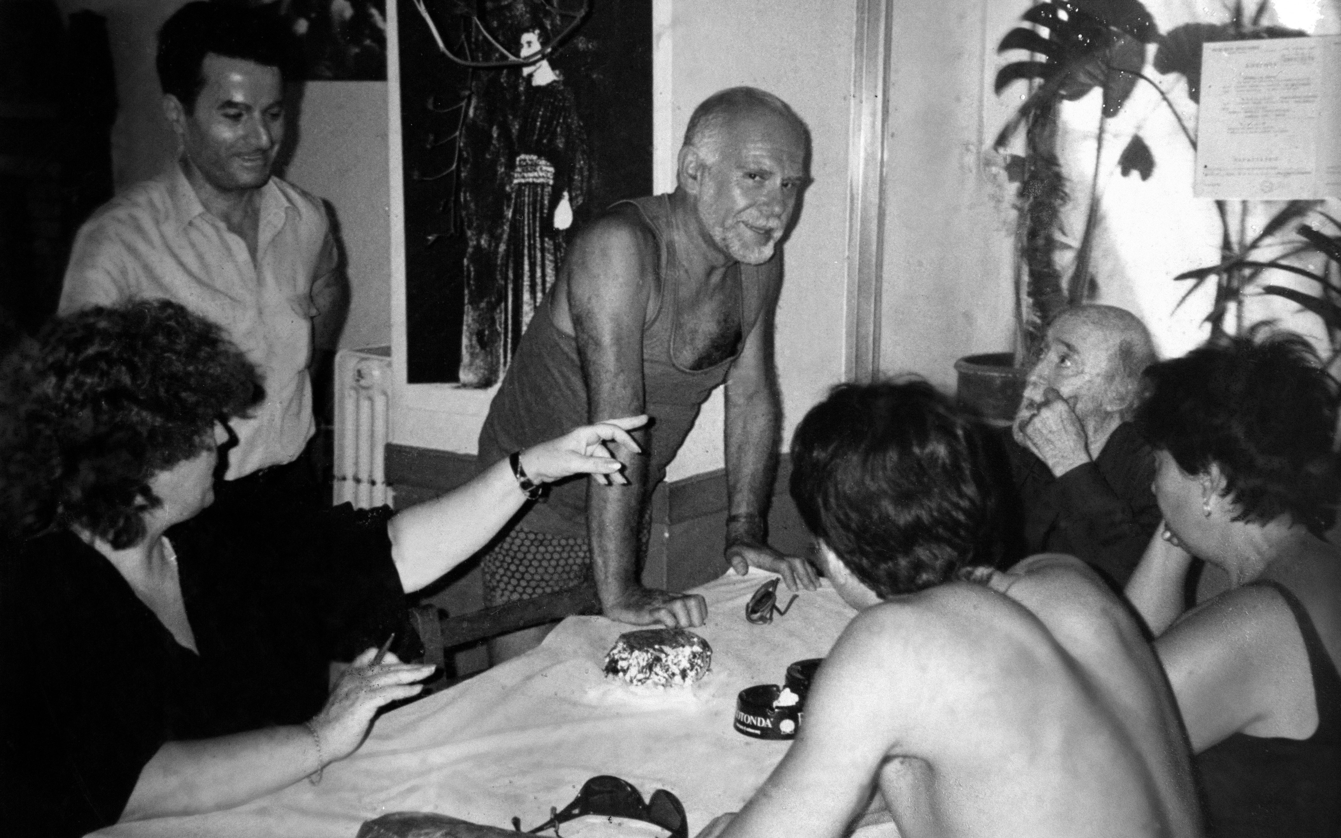 Τα σέβη μας στον κύριο Λεωνίδα…-1