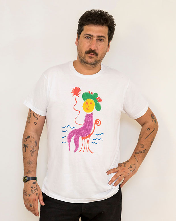 #Staysafe: Οκτώ καλλιτέχνες σχεδιάζουν T-shirts για καλό σκοπό-3