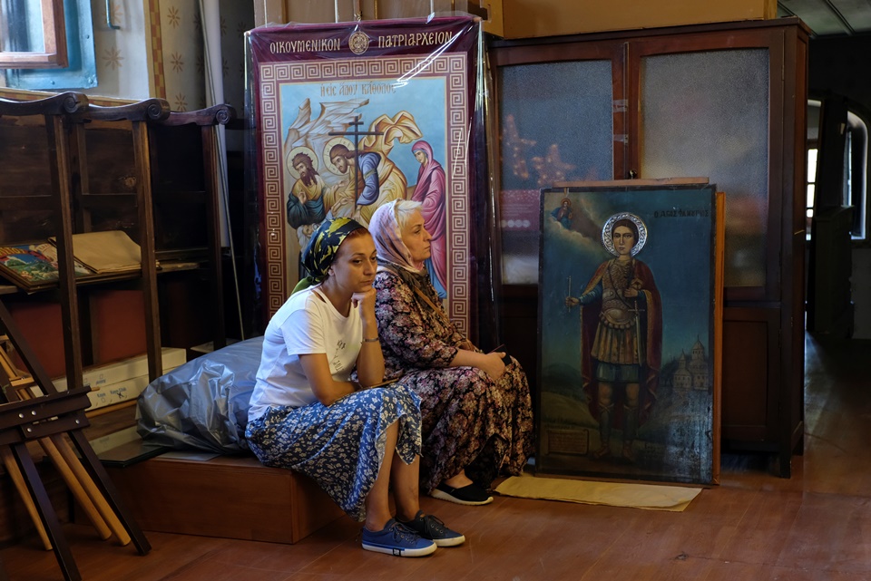 Σε βαρύ κλίμα η κυριακάτικη λειτουργία στον ιερό ναό του Αγίου Γεωργίου Πύλης Αδριανουπόλεως στην Πόλη (φωτογραφίες)-3